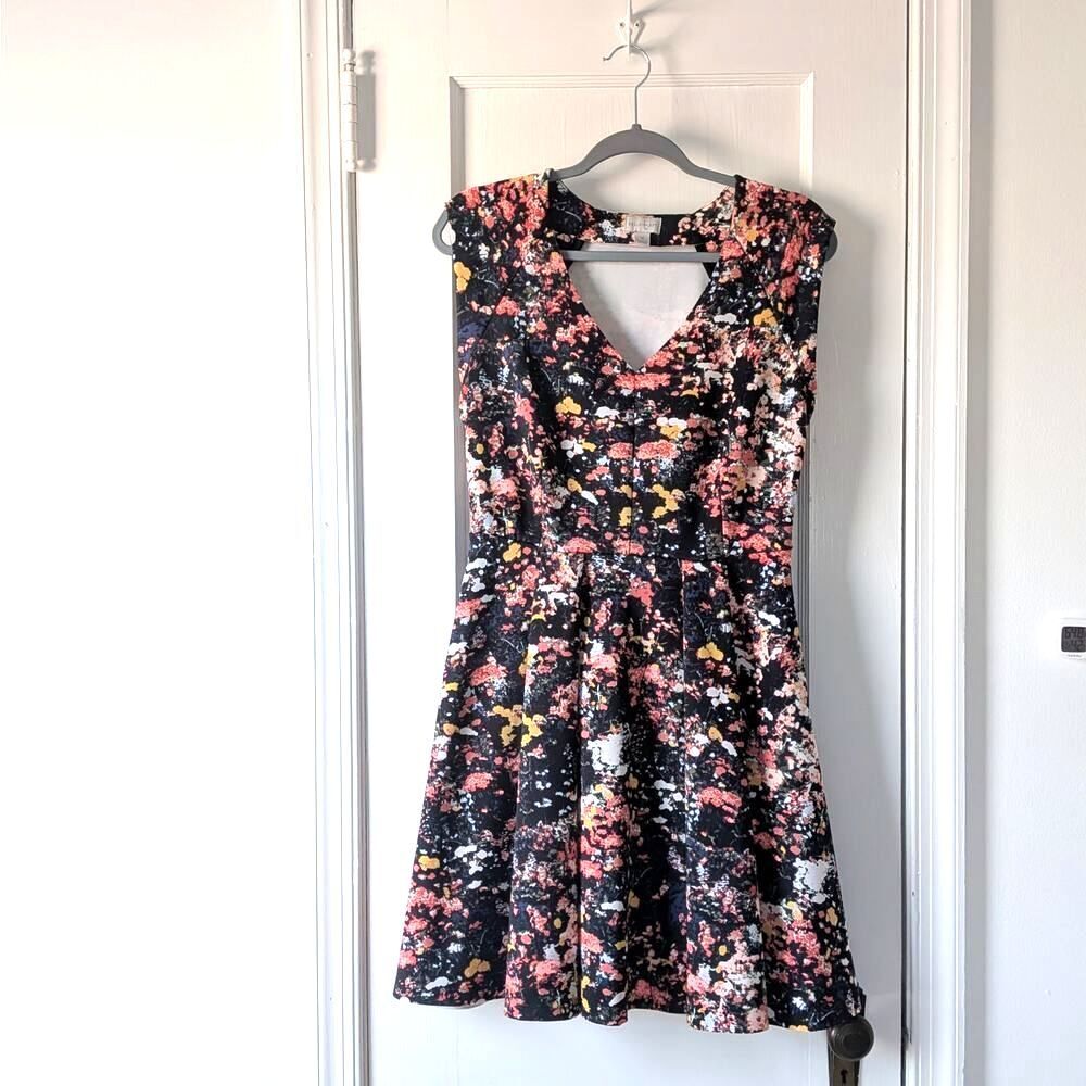 Belle + Sky Scuba Knit Fit & Flare Floral Dress Sz. M Sleeveless Cocktail Party